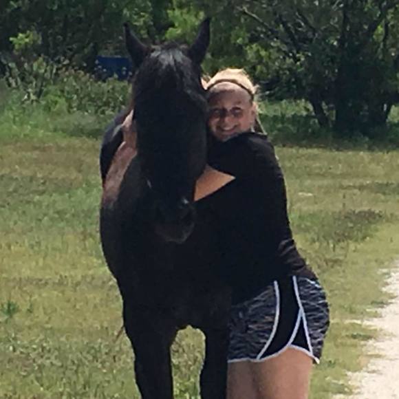 Meet your Posher, Amanda - Picture 1 of 1